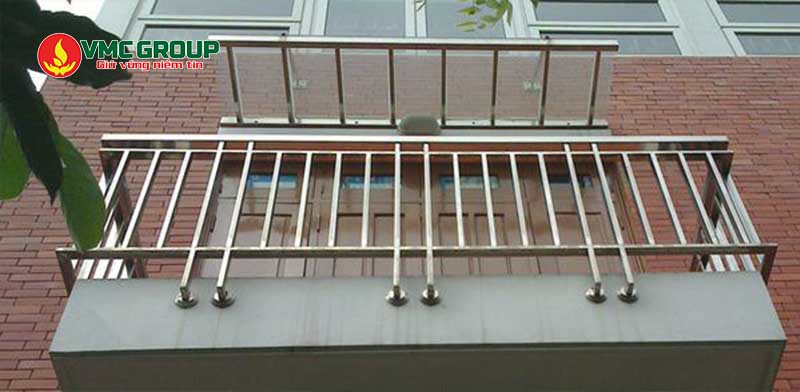 Hóa chất tẩy inox dùng bảo trì hệ thống lan can